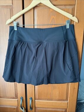 NWOT- Athleta “Run With It” High-rise Skort (Size M)